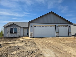320 Gloria Dr S, Green Isle, MN 55338