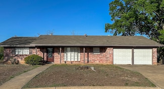 2032 S China St, Brady, TX 76825