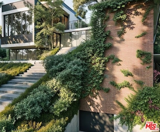 7192 Woodrow Wilson Dr, Los Angeles, CA 90068