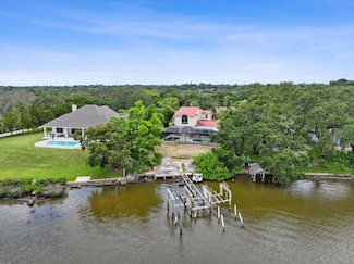 2870 Philippe Pkwy, Safety Harbor, FL 34695