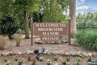 123 Macleish Ct, Mahwah, NJ 07430