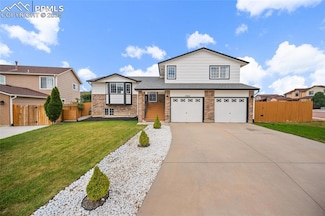 7102 Oxmoor Ln, Colorado Springs, CO 80925