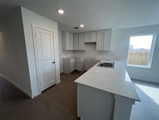 323 Kingston Way, Waller, TX 77484