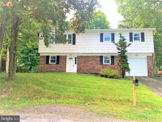 49 Oklahoma Trail, Hopatcong, NJ 07843