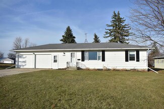 509 W 8th St, Gladbrook, IA 50635