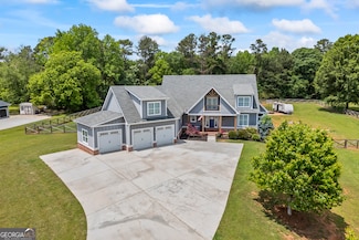 1040 Peacock Dr, Bishop, GA 30621