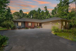 2405 Crystal Ln, Wisconsin Rapids, WI 54494