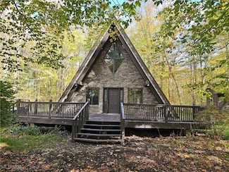 940 Long Shadow Ln, Roaming Shores, OH 44085