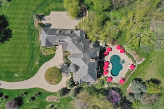 96 S Wynstone Dr, North Barrington, IL 60010