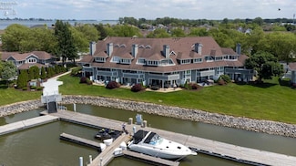 96 Marina Point Dr, Sandusky, OH 44870