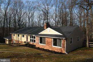 3801 Pineland St, Fairfax, VA 22031