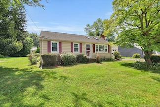 4 Allen St, Portland, CT 06480