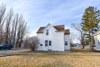 715 8th St E, Thief River Falls, MN 56701