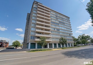 718 S 7th St Unit 207, Springfield, IL 62703