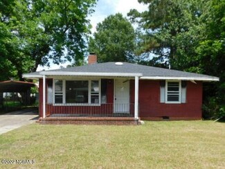 215 7th St, Ayden, NC 28513