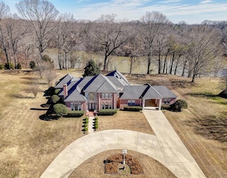 211 Henry Rd, Vicksburg, MS 39183