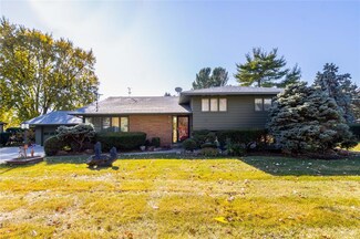 4622 Madison Ave, Des Moines, IA 50310