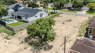 745 Rio Rd, Eagle Pass, TX 78852