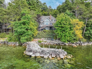 48 Eaglemere Rd, Tuftonboro, NH 03816