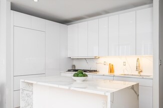 75 Wall St Unit 32O, New York, NY 10005