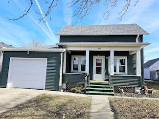 808 N Burlington Ave, York, NE 68467