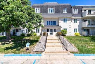 815 Duke Dr Unit 227, Grand Forks, ND 58201