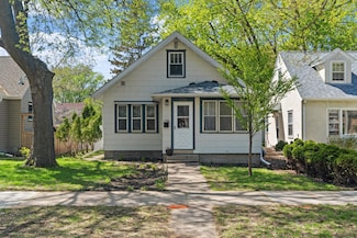 3126 Hayes St NE, Minneapolis, MN 55418