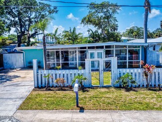 650 S Pine St, New Smyrna Beach, FL 32169