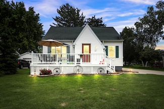 445 N Madison St, Waupun, WI 53963