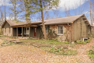 2911 Victoria Dr, Sellersburg, IN 47172