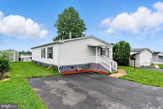 222 Longwood Ct W, Lancaster, PA 17603