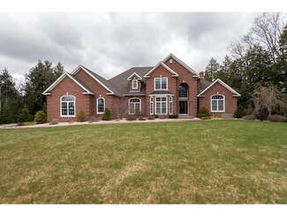 25 Maplevale Rd, East Kingston, NH 03827