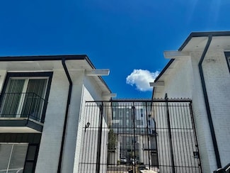 2610 Salado St Unit 110, Austin, TX 78705