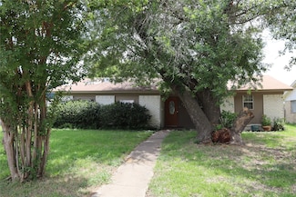 914 Laguna Dr, Garland, TX 75043