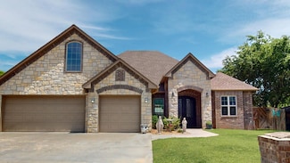 3524 Willow Dr W, Woodward, OK 73801