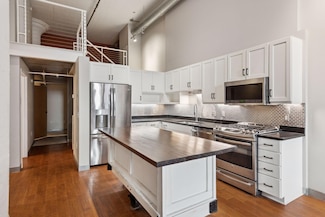 250 Park Ave Unit 212, Minneapolis, MN 55415