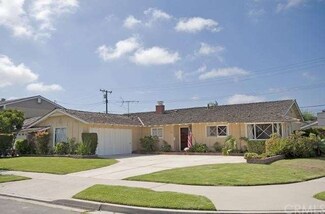 2047 S Capella Ct, Costa Mesa, CA 92626