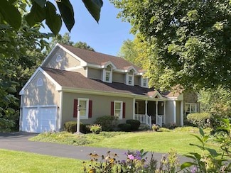1 Old Nott Farm Rd, Rexford, NY 12148