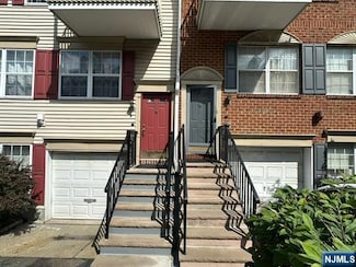 24 Krueger Ct, Newark, NJ 07103