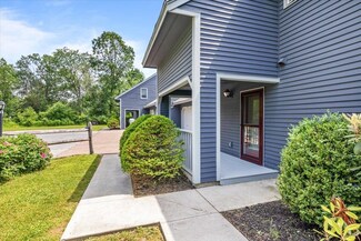 144 Creekside Dr, Shelburne, VT 05482