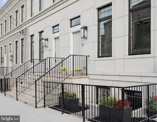 128 E Sharpnack St, Philadelphia, PA 19119