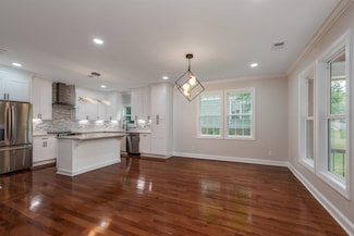 719 E Tombigbee St, Florence, AL 35630