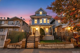 10535 135th St, South Richmond Hill, NY 11419