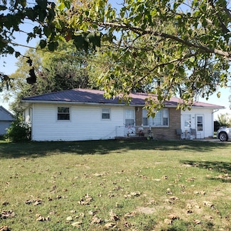 7211 N Saint Marie Rd, Olney, IL 62450