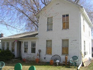 102 S Linn St, North Freedom, WI 53951