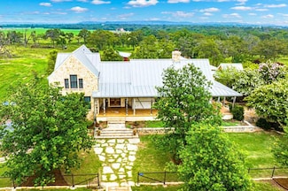 183 Teton Ln, Fredericksburg, TX 78624