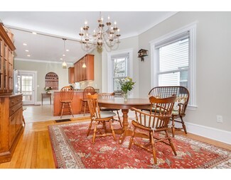 221 Willow Ave Unit 1, Somerville, MA 02144