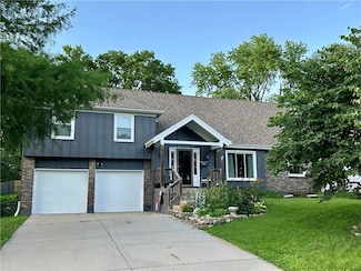 8708 W 92nd St, Overland Park, KS 66212