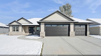 1338 Highland Ridge Dr, Ashwaubenon, WI 54115