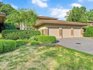 1407 Hawthorne Ln Unit 19C, Hinsdale, IL 60521